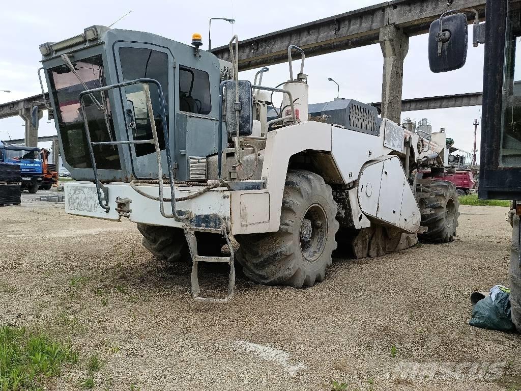 Wirtgen WR 2400 Mašine za reciklažu asfalta