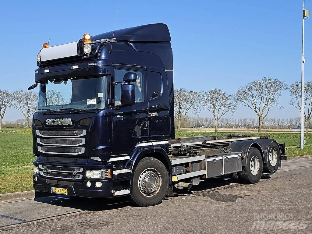 Scania R500 Rol kiper kamioni sa kukom za podizanje tereta