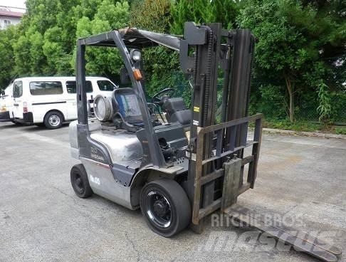 Nissan PL02A20D Plinski viljuškari