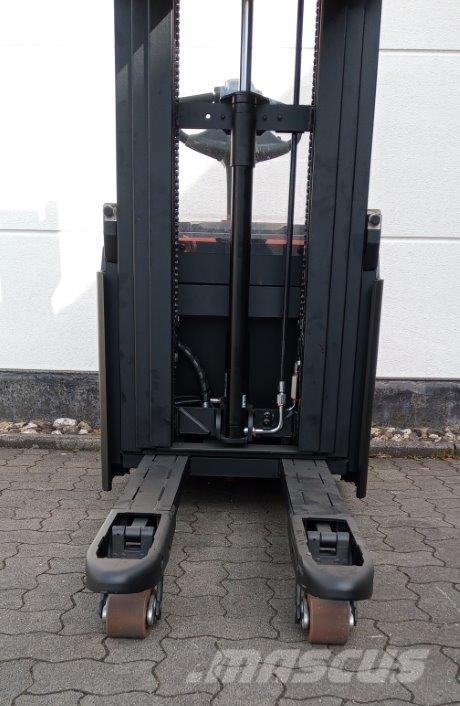 Toyota SWE120L Samopogonski ručni viljuškari