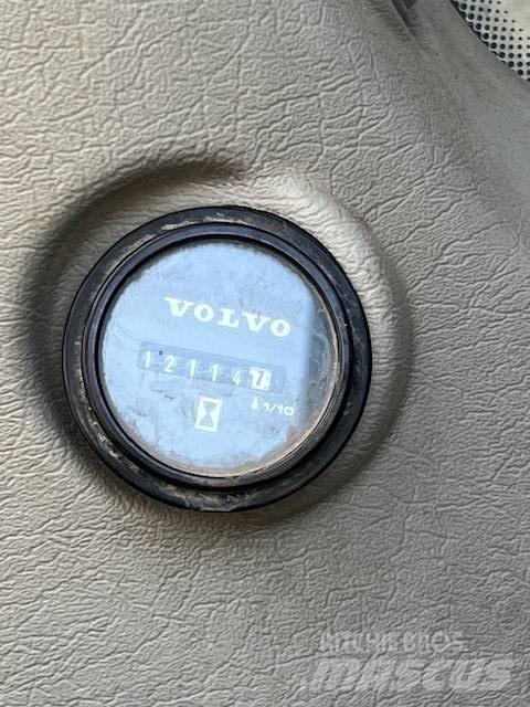 Volvo EC 220 DL Bageri guseničari