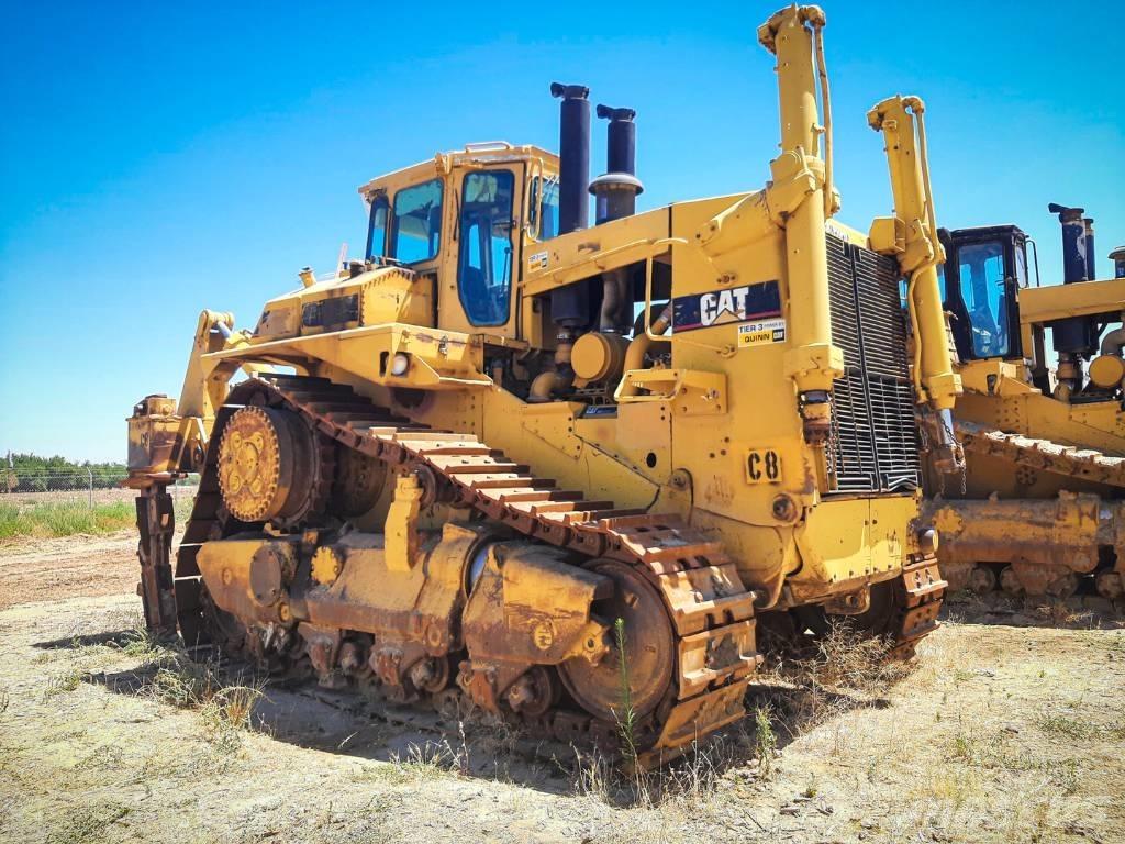 CAT D10 Buldožeri guseničari