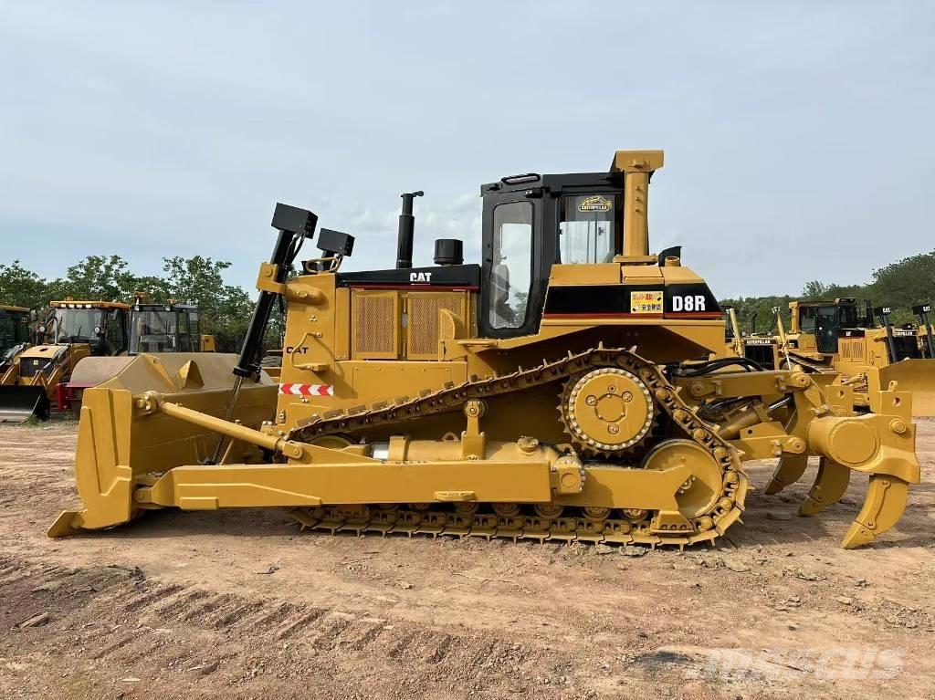 CAT D8R Buldožeri guseničari