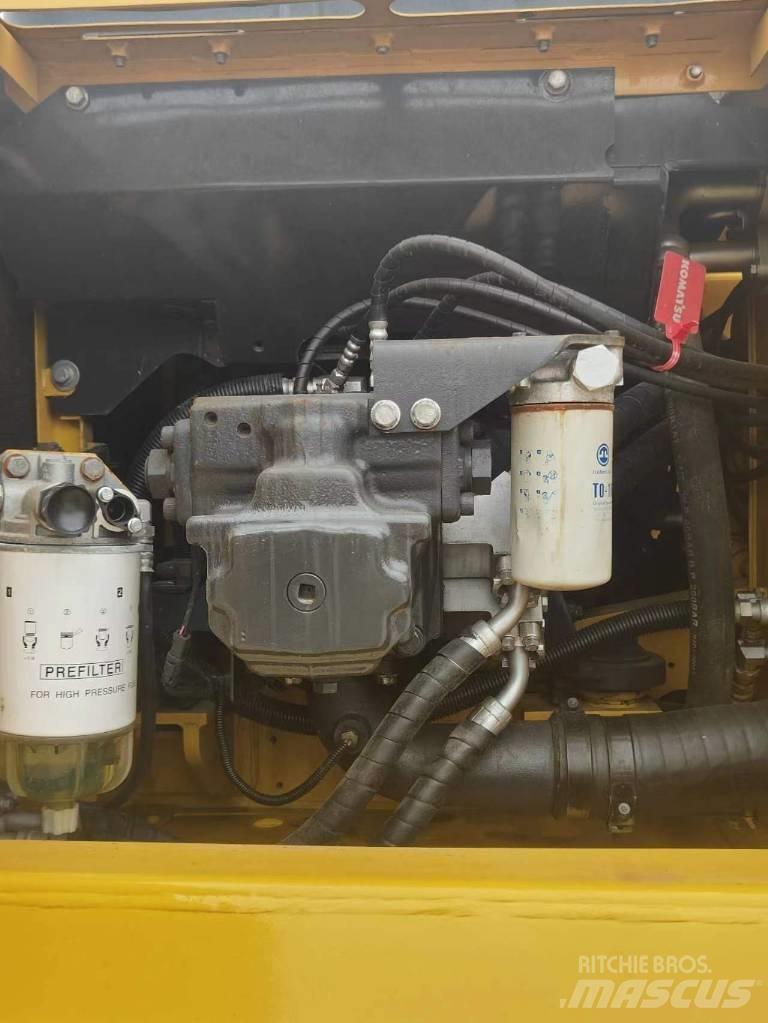 Komatsu PC200 Bageri guseničari