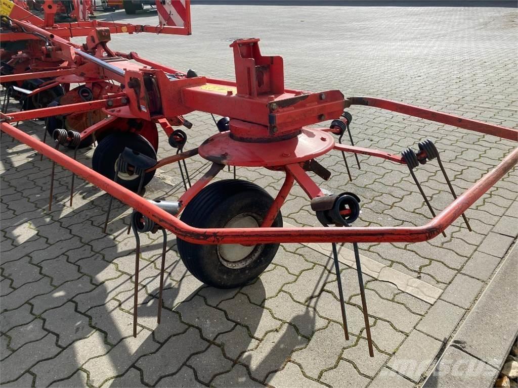 Kuhn GF 8702 Okretači i sakupljači sena