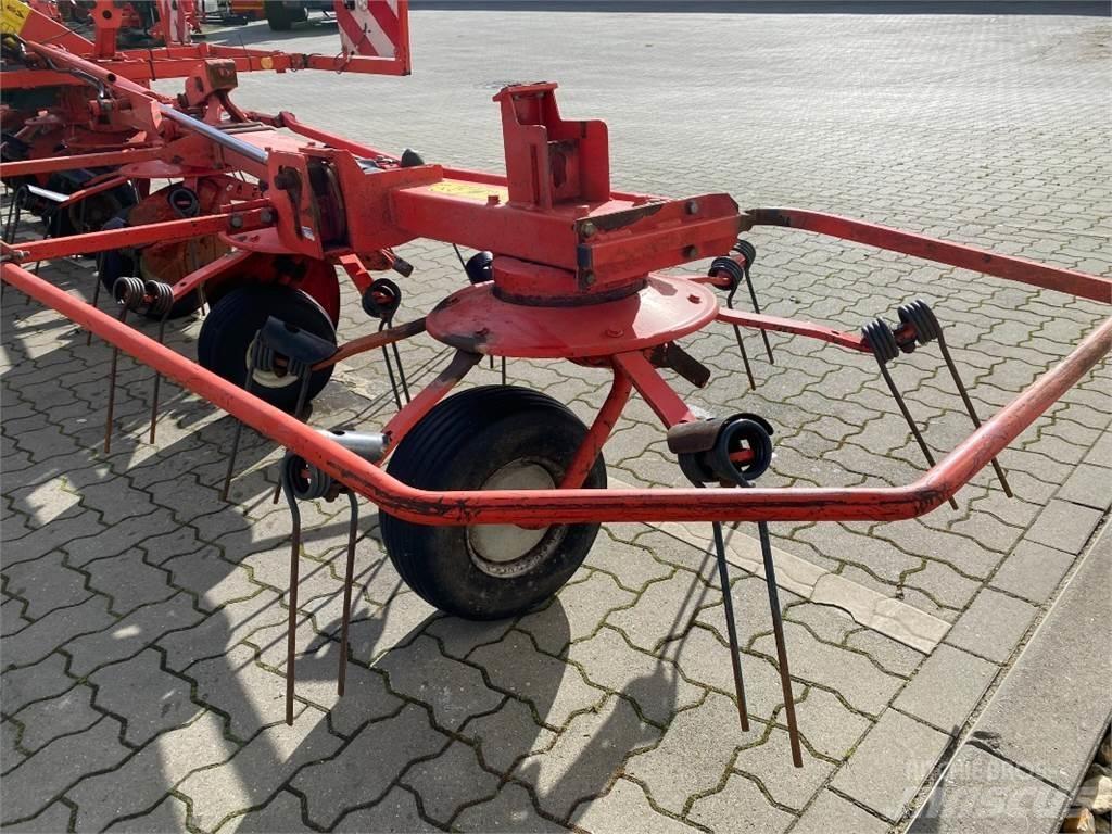 Kuhn GF 8702 Okretači i sakupljači sena
