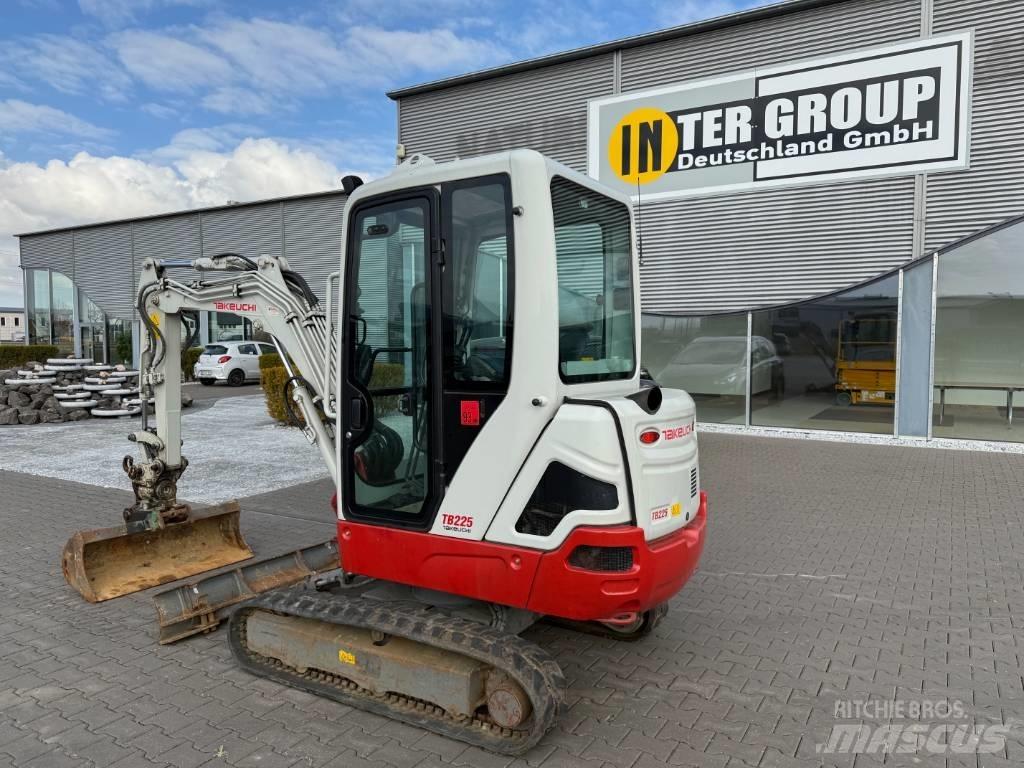 Takeuchi TB 225 V3 Mini bageri < 7t