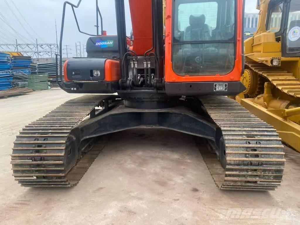 Doosan DX 225 Bageri guseničari