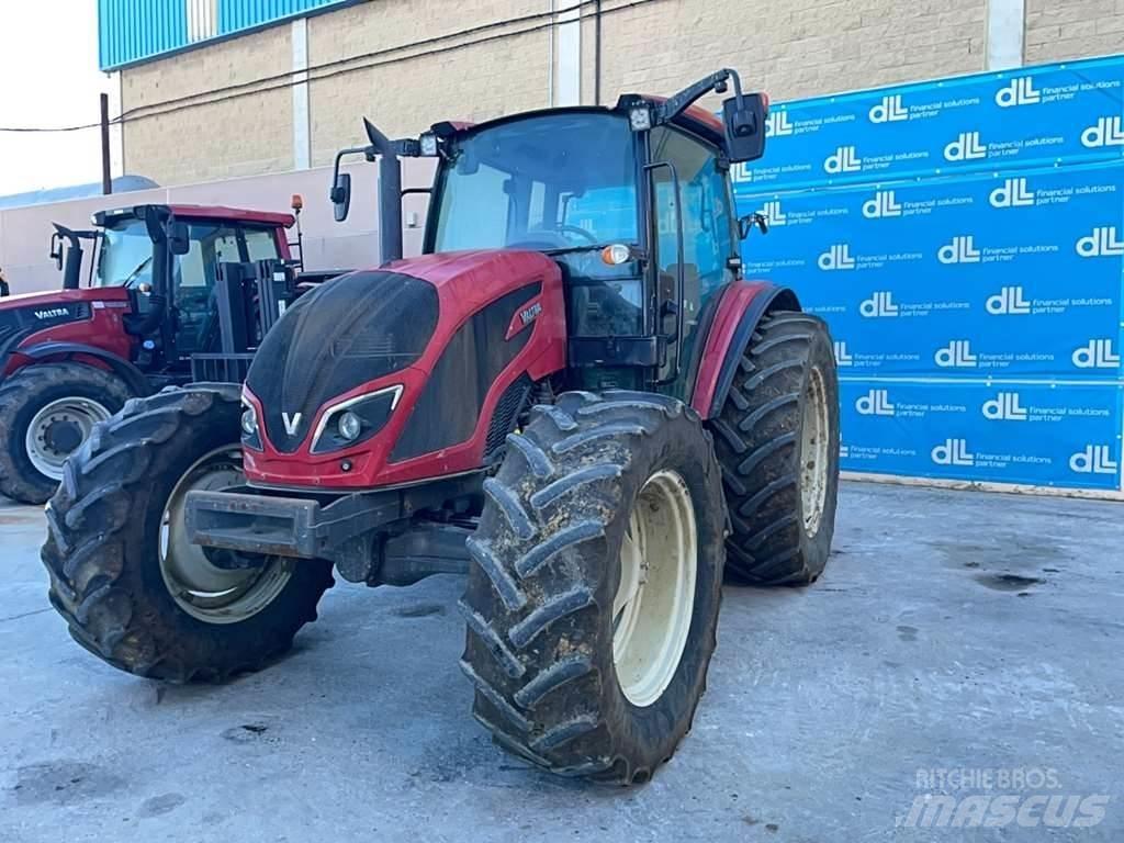 Valtra A134 Traktori