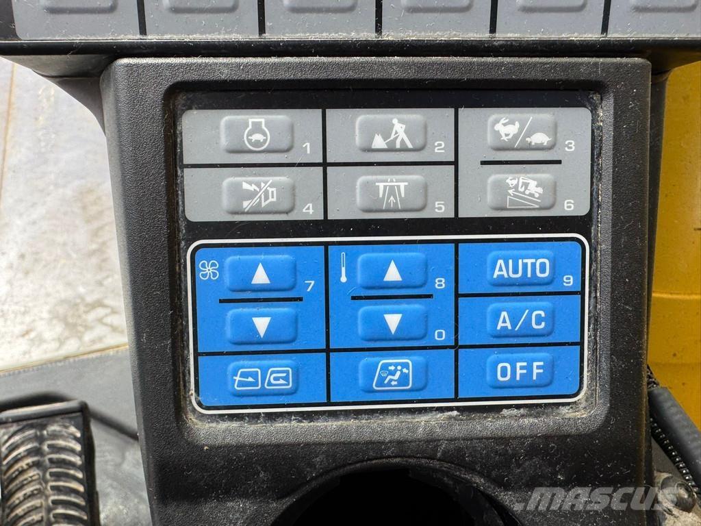 Komatsu PW180-11 Bageri točkaši