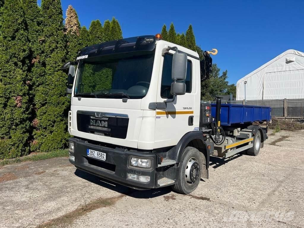 MAN TGM 15.250 Rol kiper kamioni sa kukom za podizanje tereta
