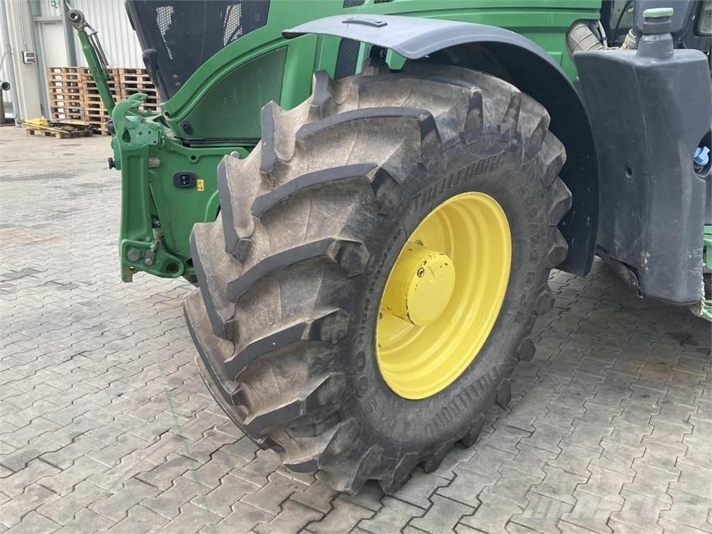 John Deere 6250R Traktori