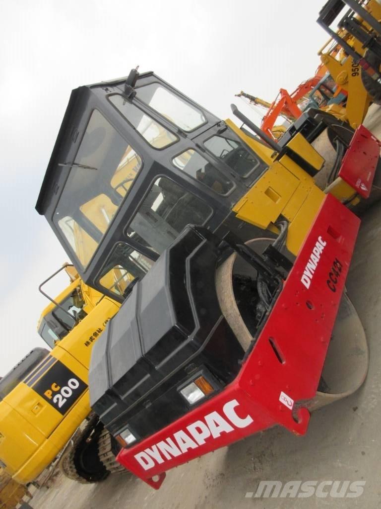 Dynapac CC 421 Valjci sa duplim bubnjem