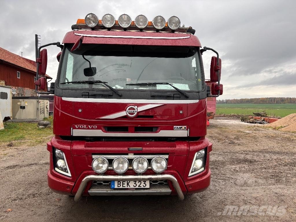 Volvo VOLVO FM 8*4 Rol kiper kamioni sa kukom za podizanje tereta