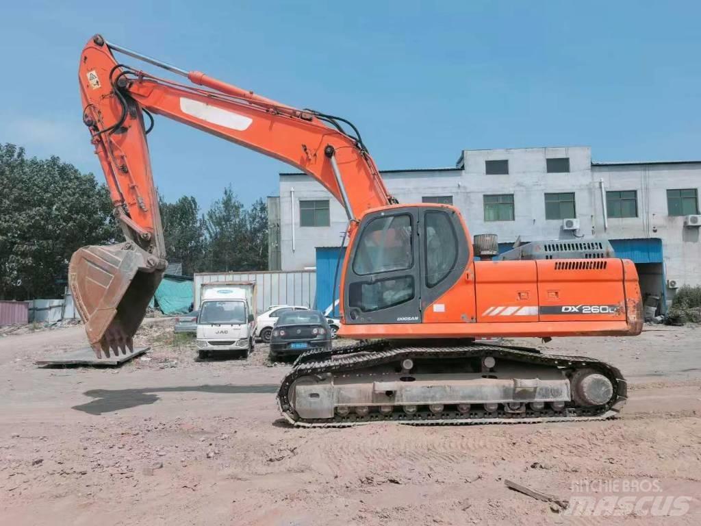 Doosan DX260 Bageri guseničari