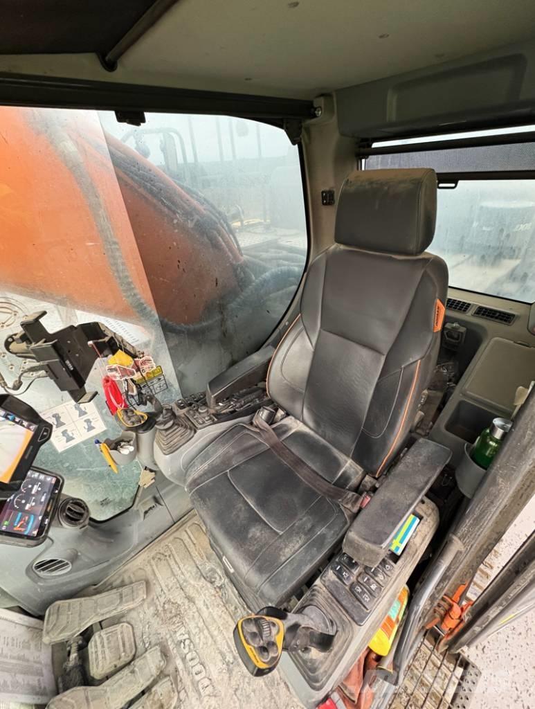 Develon DX 300 LC-7 Bageri guseničari