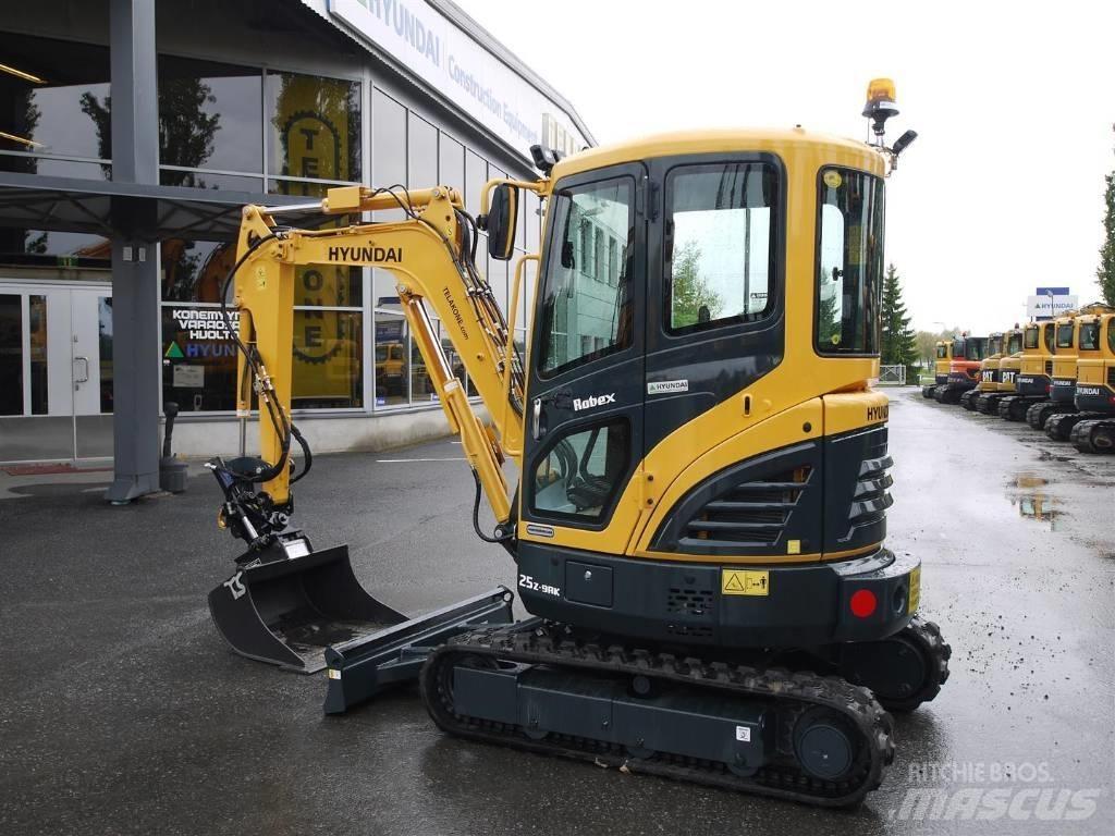 Hyundai R25Z-9AK Mini bageri < 7t
