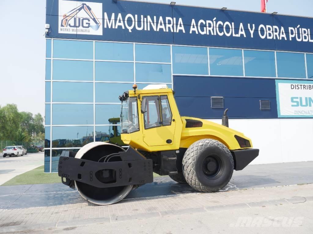 Bomag BW 211 D-4 Valjci sa duplim bubnjem