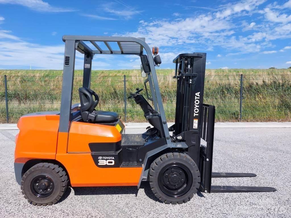 Toyota FDZN30 Dizelski viljuškari