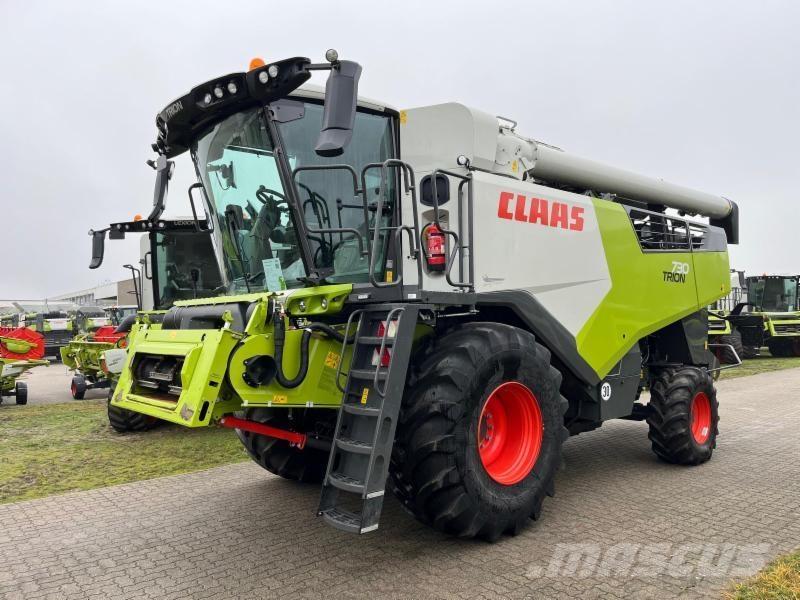 CLAAS TRION 730 Kombajni