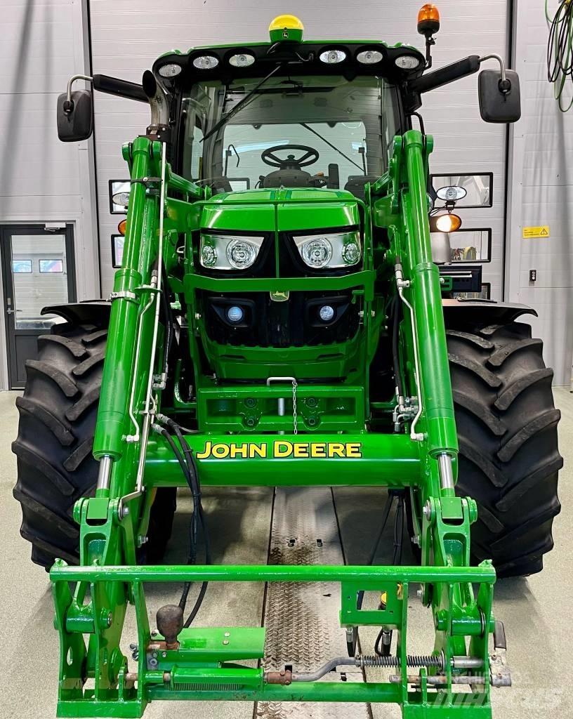 John Deere 6125 R Traktori