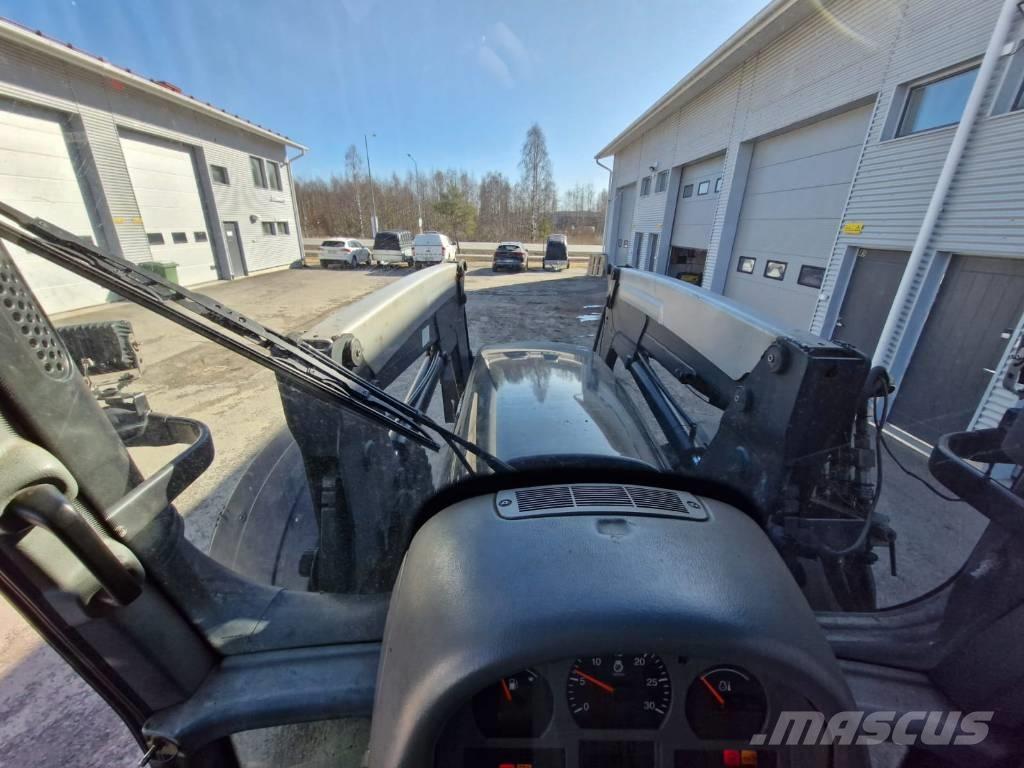Valtra T 191 Traktori