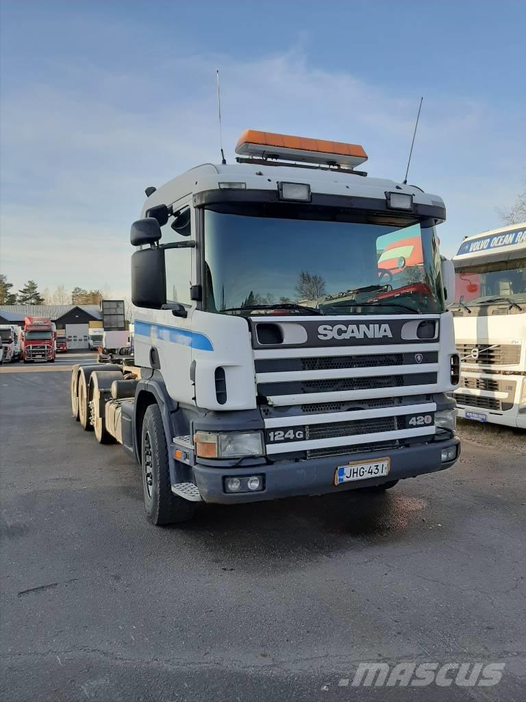 Scania P 124 Rol kiper kamioni sa kukom za podizanje tereta