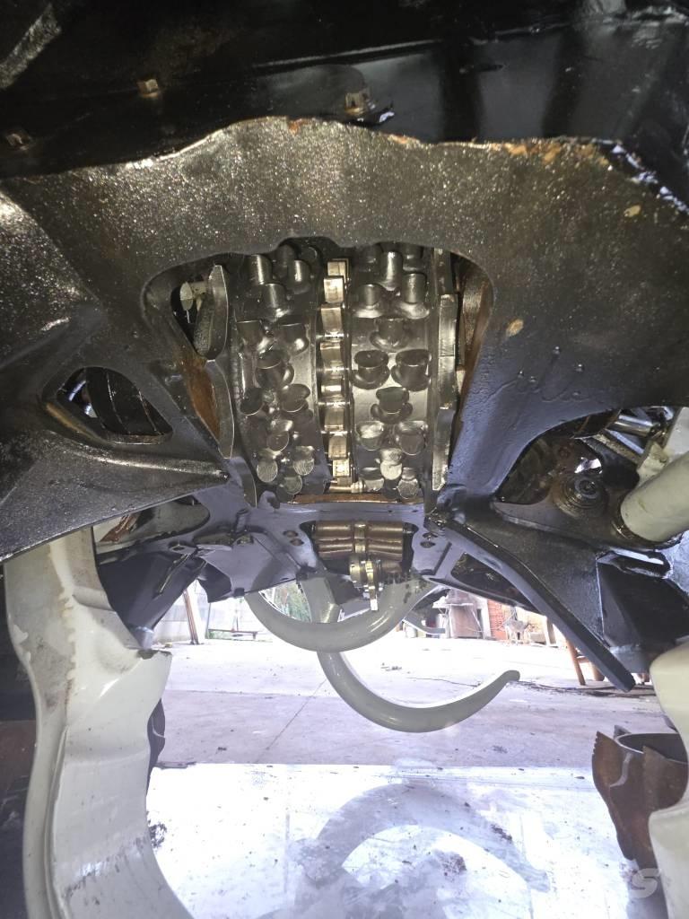 Komatsu C 124 Glave za kombajne