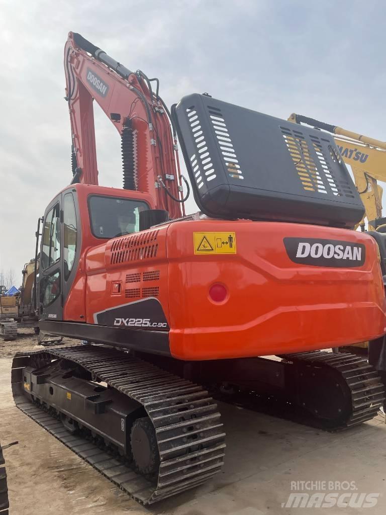 Doosan DX 225LC-9C Bageri guseničari