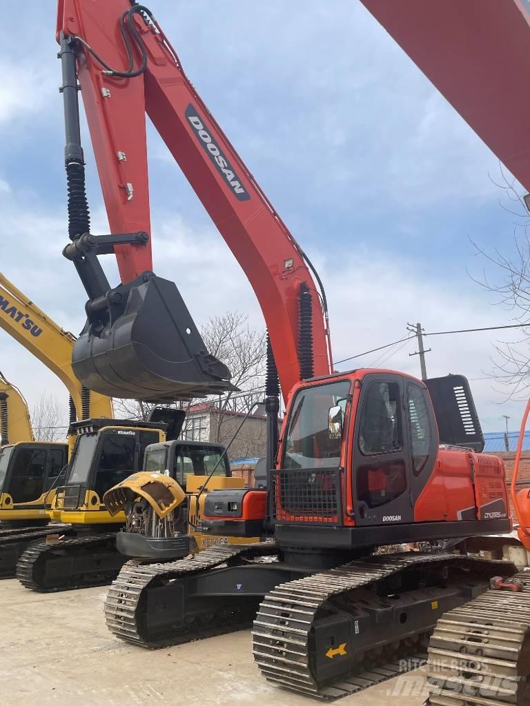 Doosan DX 225LC-9C Bageri guseničari