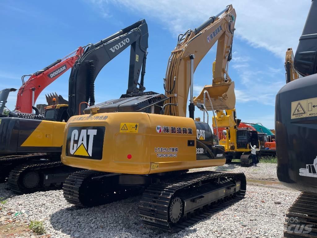 CAT 323D2 Bageri guseničari