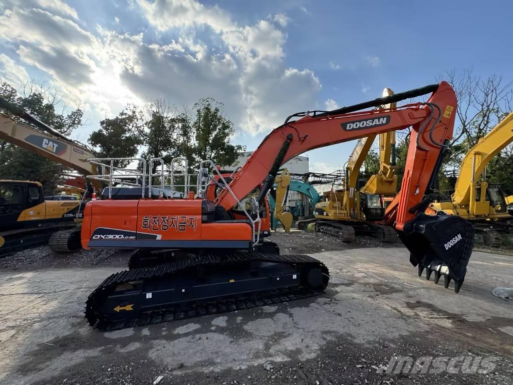 Doosan DX300 Bageri guseničari