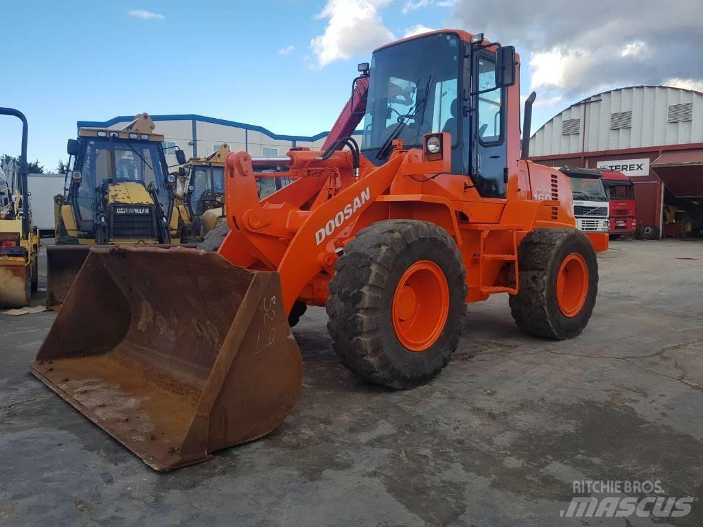 Doosan 160 v Prednji utovarivači i bageri