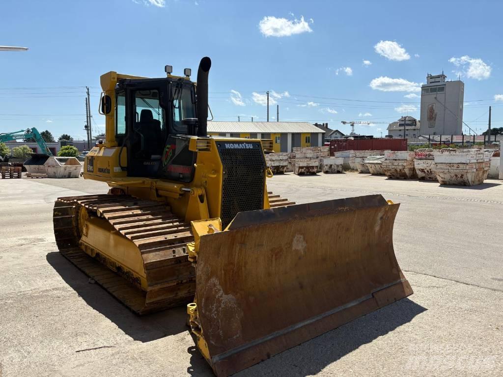 Komatsu 61 PX Buldožeri guseničari
