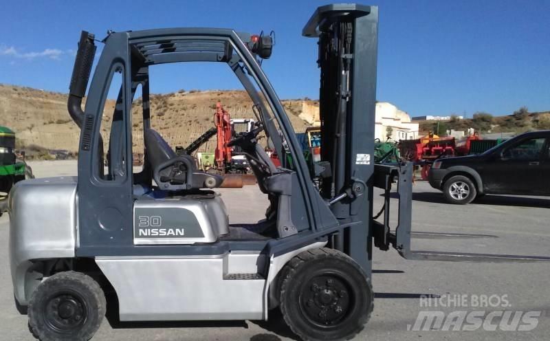 Nissan FGD02A30Q Dizelski viljuškari