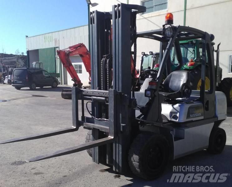 Nissan FGD02A30Q Dizelski viljuškari