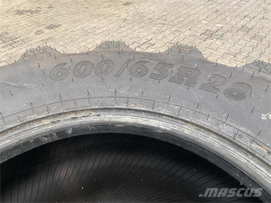 BKT 600/65R28 Gume, točkovi i felne