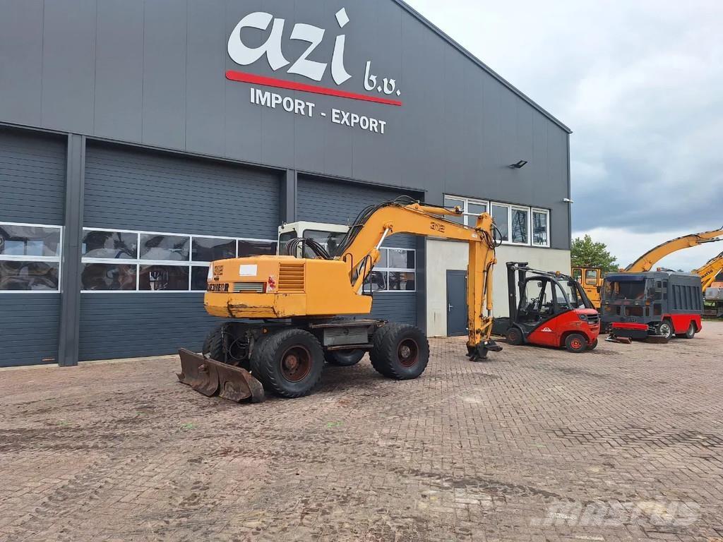 Liebherr A312 Bageri točkaši