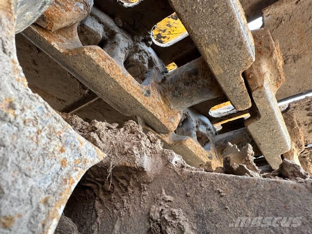 JCB JS 200 LC Bageri guseničari