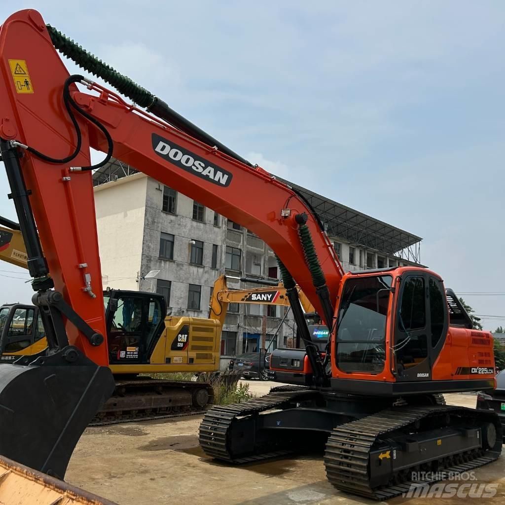 Doosan DX 225 LC Bageri guseničari