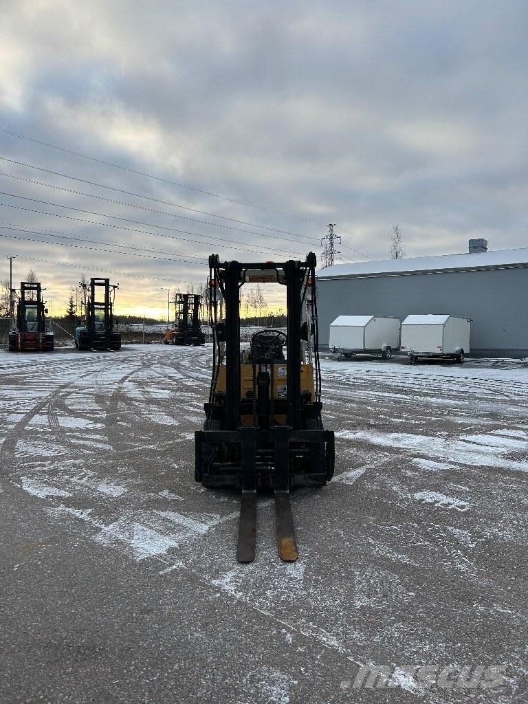 TCM FG 25 N2 Plinski viljuškari