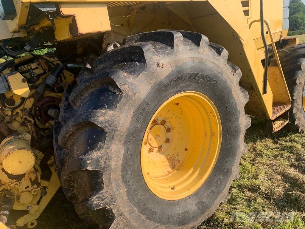 New Holland Fx375 Mašine za stočnu hranu sa sopstvenim pogonom