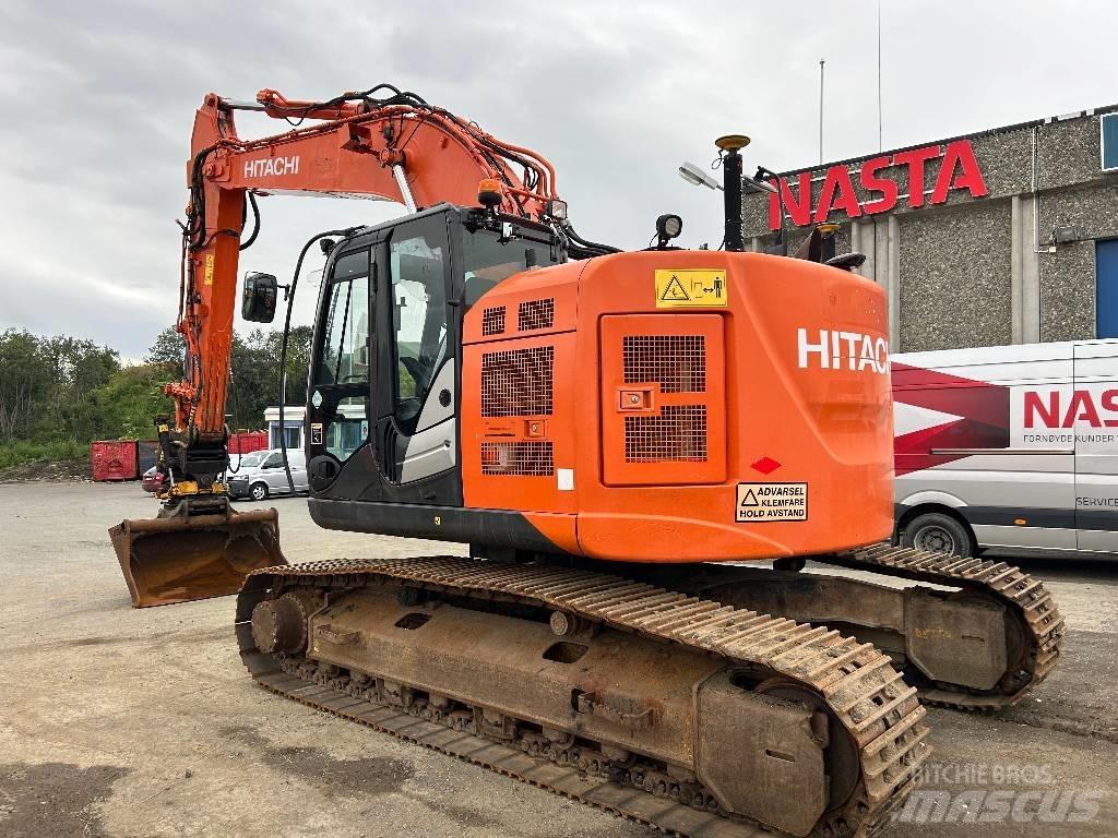 Hitachi ZX225USLC-5 Bageri guseničari