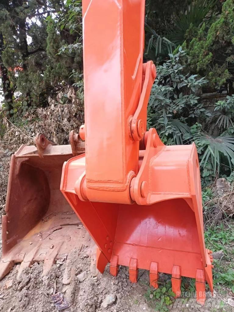 Hitachi ZX120-6 Bageri guseničari
