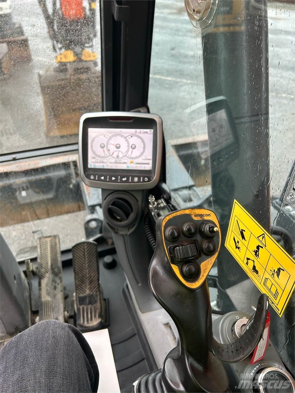 Doosan DX170W-5 Bageri guseničari