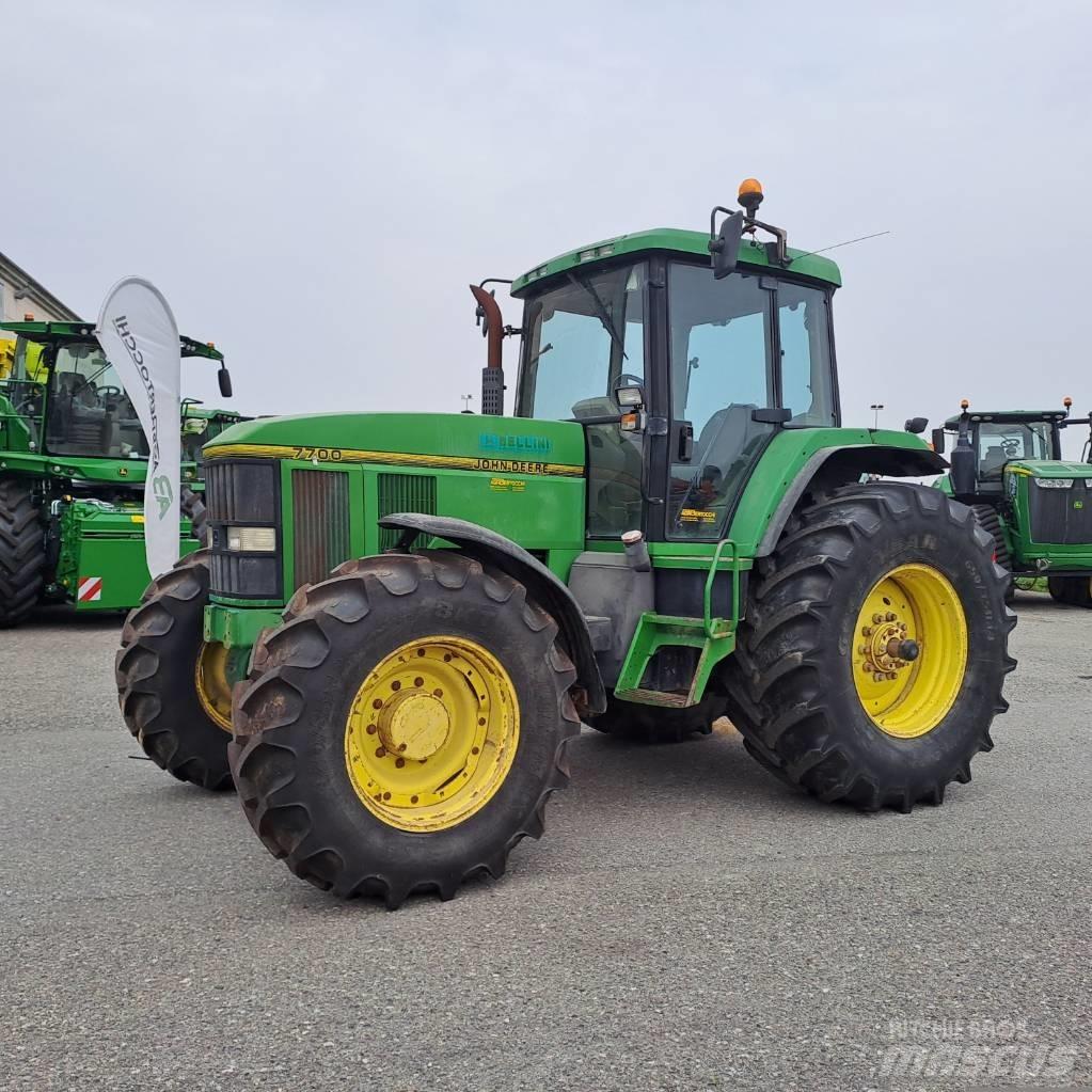 John Deere 7700 Traktori