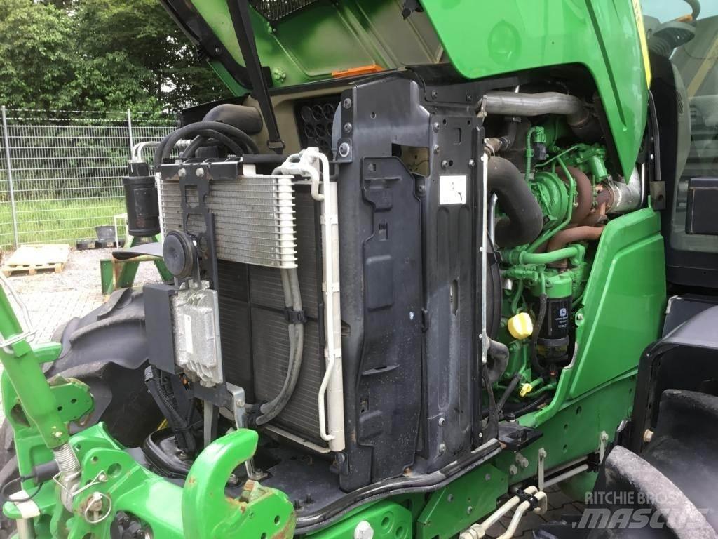 John Deere 6130R Traktori