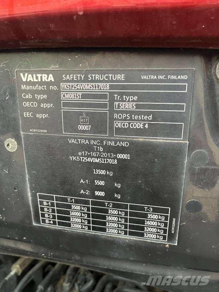 Valtra T 254 V Traktori