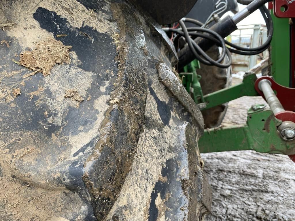 John Deere 6110M Traktori