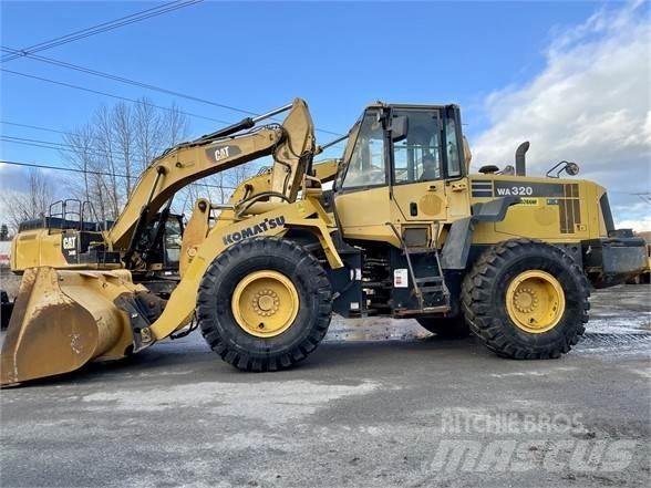 Komatsu WA320 Utovarivači na točkove